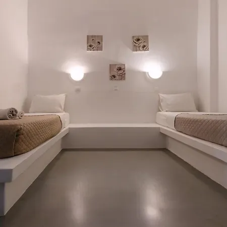 Seven Grapes - Karterados (Santorini)