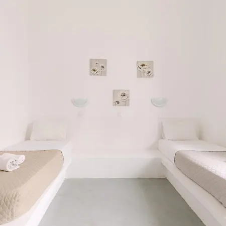 Seven Grapes - 3* Karterados (Santorini)