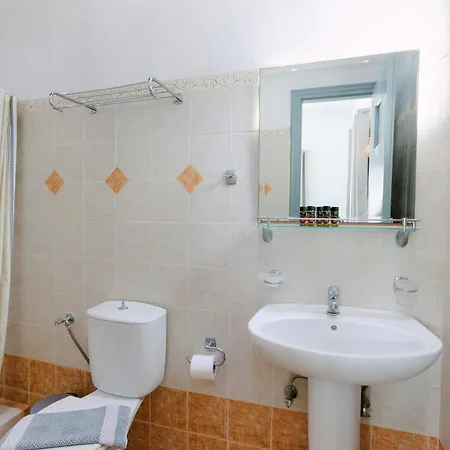 Seven Grapes - 3* Karterados (Santorini)